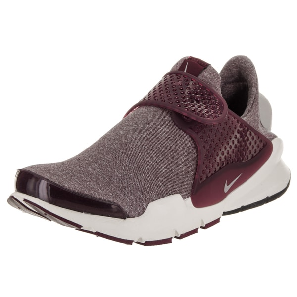 Maroon nikes outlet womens