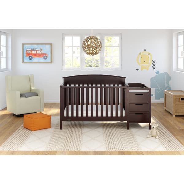 Shop Graco Benton 4 In 1 Convertible Crib And Changer Attached