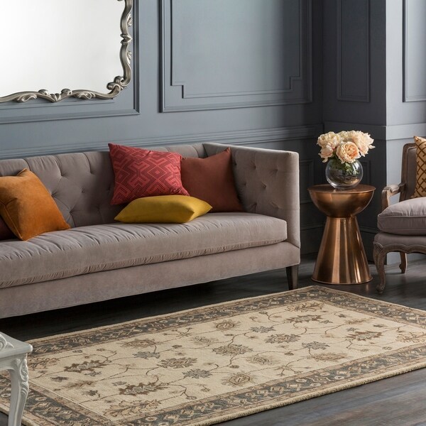 Hand-Tufted Asnee Bordered Wool Rug - 7'6" x 9'6"