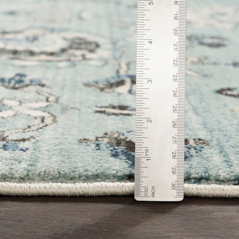 Eadgar Updated Traditional Runner - 2'6" x 7'10" Runner