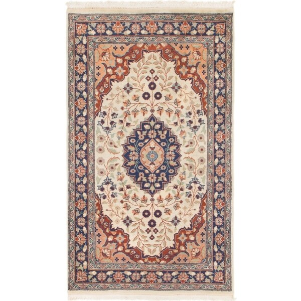 Hand Knotted Sarough Wool Area Rug - 3' x 5' 3