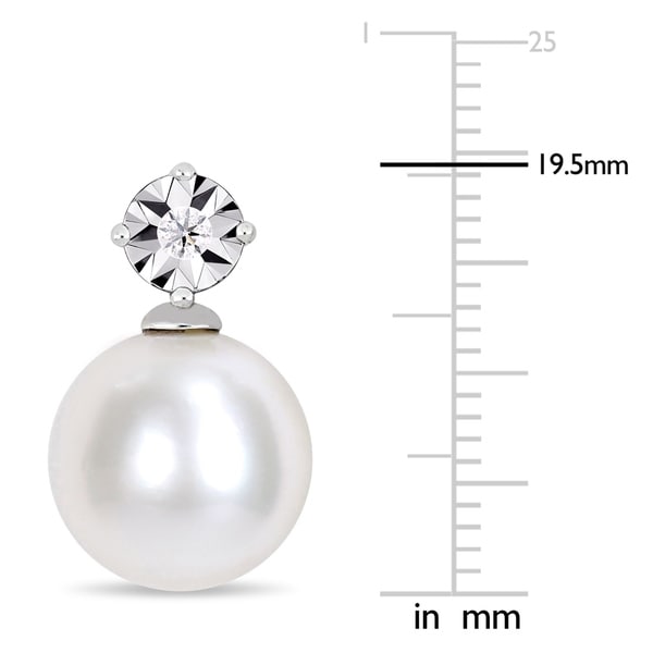 Miadora Sterling Silver Cultured Freshwater Pearl and Diamond Drop Earrings (7.5-8mm)