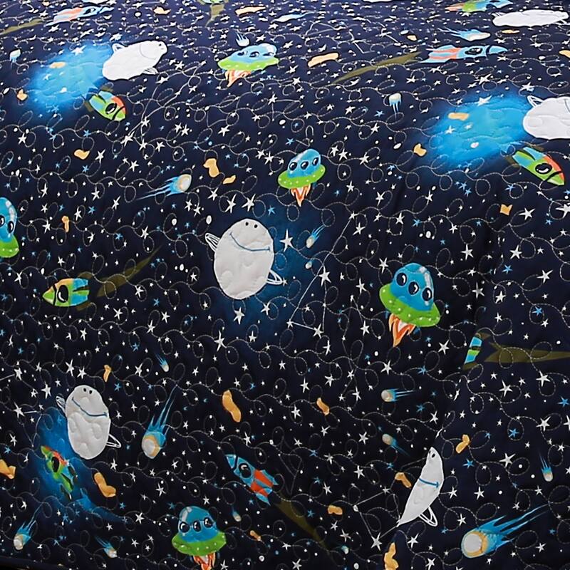 Lush Decor Universe Quilt Set