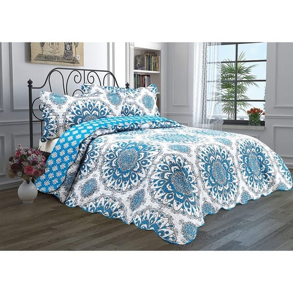 Shop Chiara Rose Reversible Lightweight Quilt Set Including Shams