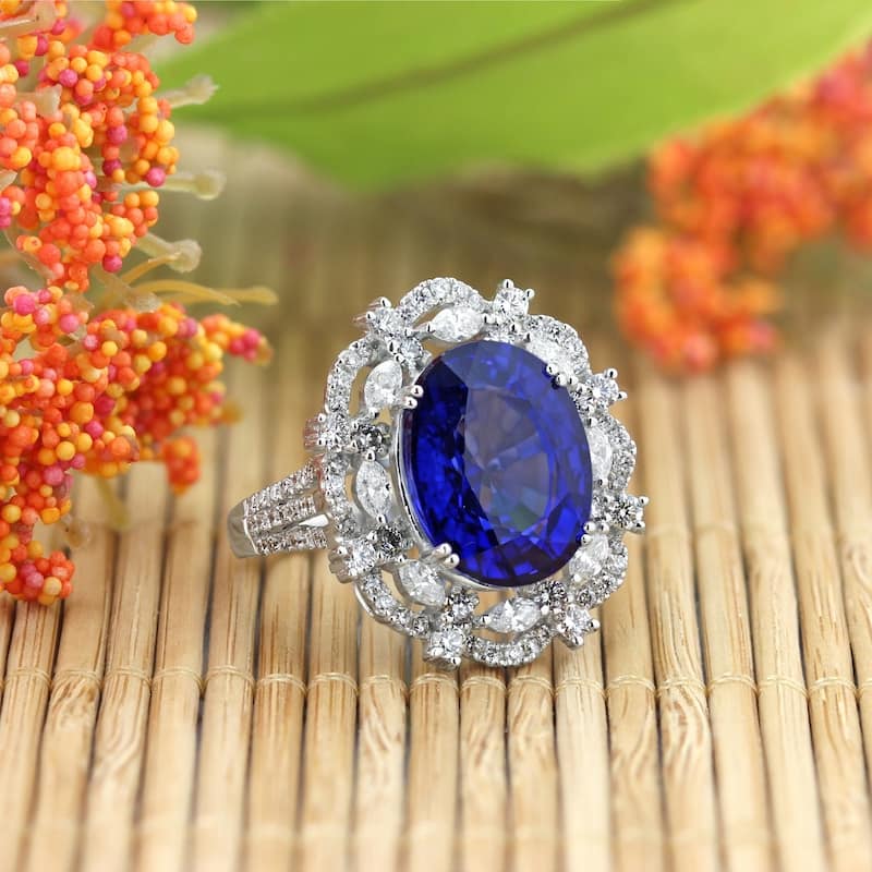 Auriya 18k Gold 10 1/6ct Vintage Oval Sapphire and Halo Diamond Ring 1 1/2ct TDW