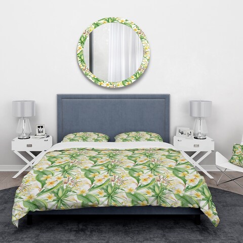 Designart 'White Tropical Flowers in Botanic Setting' Floral Bedding Set - Duvet Cover & Shams