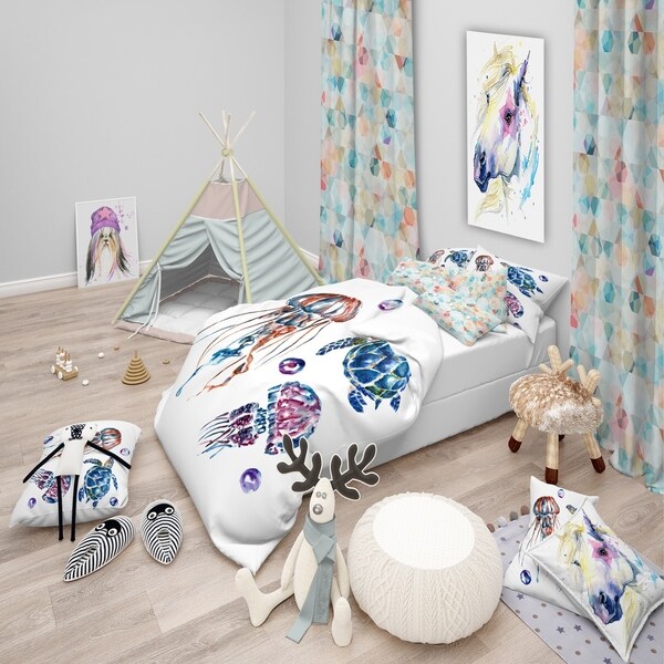 Designart Colorful Jellyfish and Turtles Animal Bedding Set