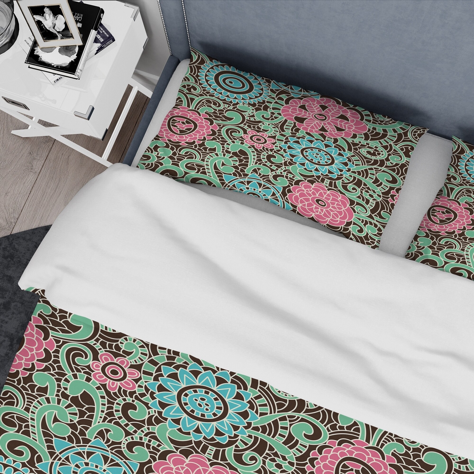 Designart 'Vintage Pink And Blue Flowers' Floral Bedding Set-image