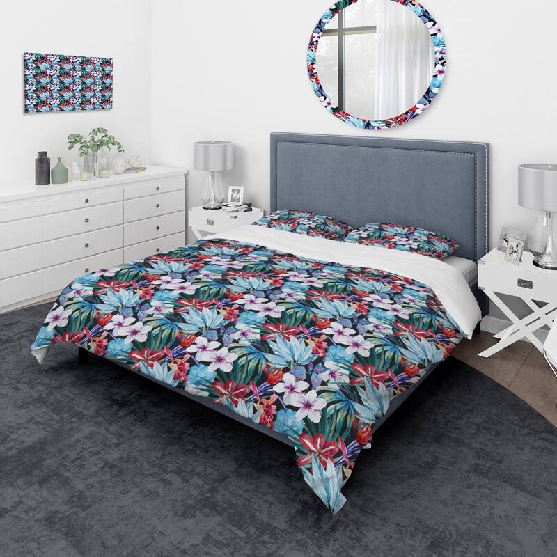 Designart 'Blossoming Lilies and Hibiscus' Floral Bedding Set - Duvet Cover & Shams