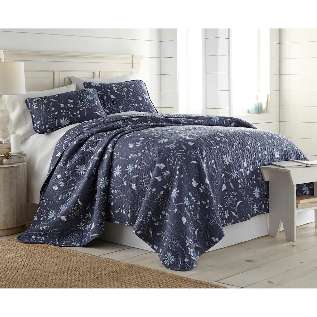 Vilano Secret Meadow Ultra-soft Lightweight 3-piece Quilt and Sham Set