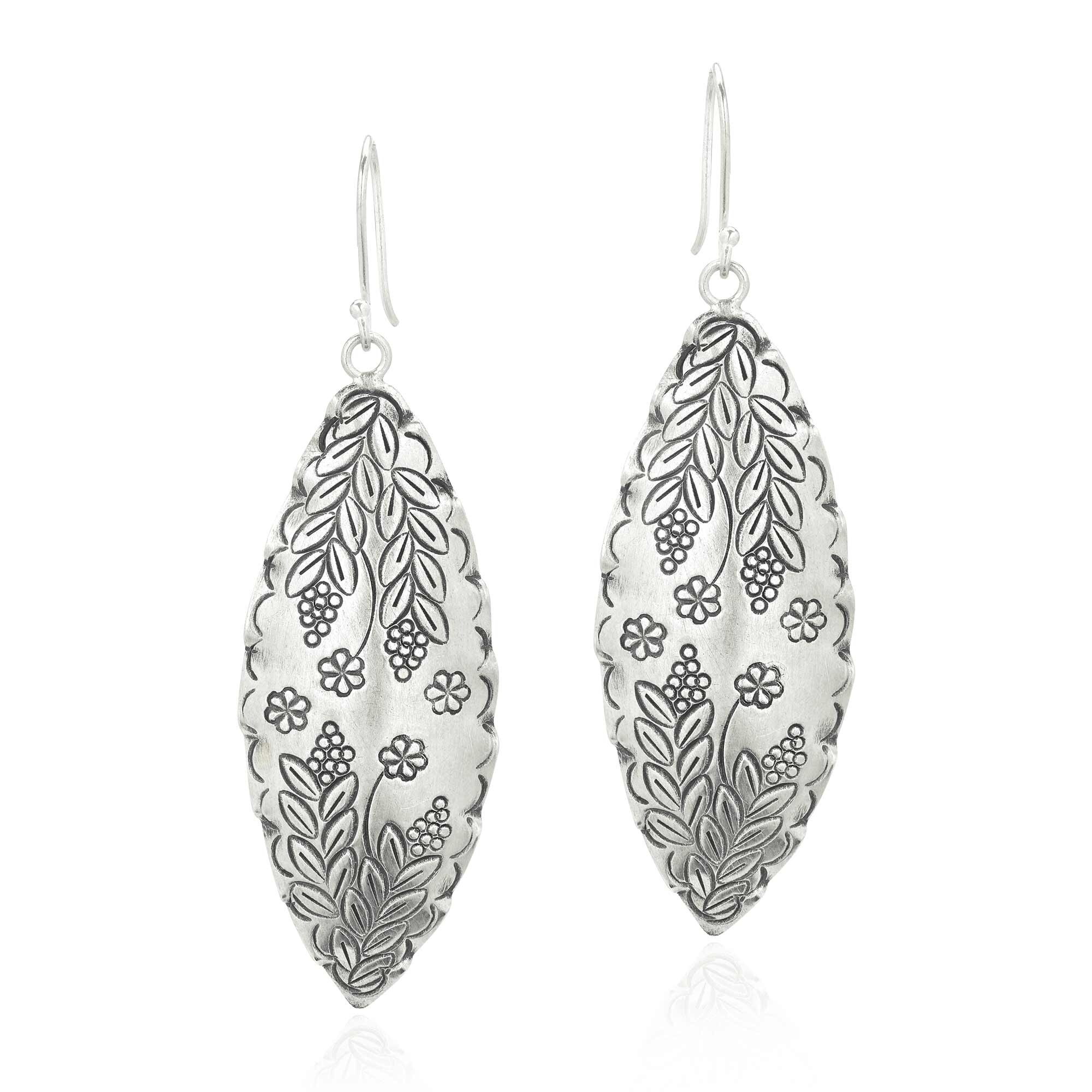 Handmade Gorgeous Engraved Fl Garden On Karen Hilltribe Silver Dangle Earrings Thailand Handmade Gorgeous Engraved Fl Garden On Karen Hilltribe Silver Dangle Earrings Thailand