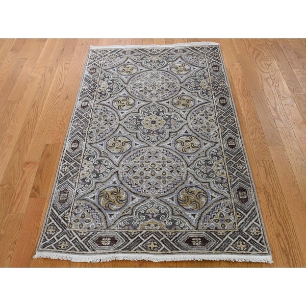 Hand Knotted Ivory Modern & Contemporary with Wool & Silk Oriental Rug (3'1" x 5'1") - 3'1" x 5'1"