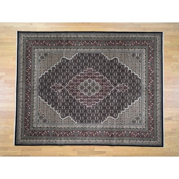 Hand Knotted Black Fine Oriental with Wool & Silk Oriental Rug (8'1" x 10'4") - 8'1" x 10'4"