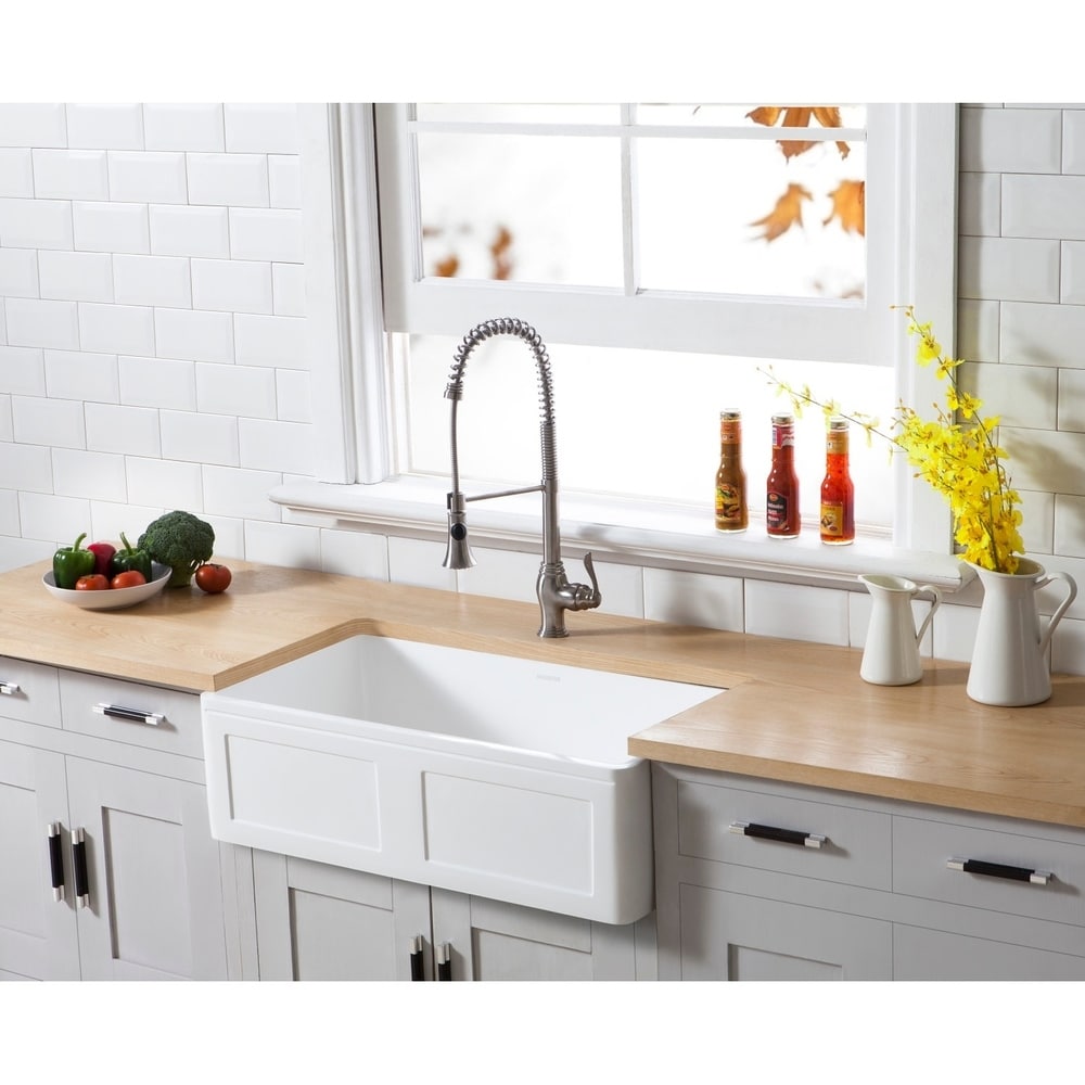 DeerValley DV-1K119 Feast 33 L x 20 W Ceramic Farmhouse Kitchen Sink