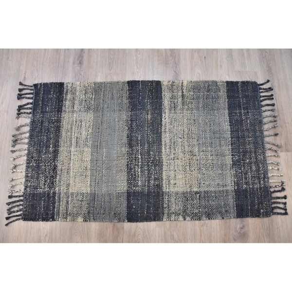 Handmade Braided Black Grey Jute Rug (India) - 5'X8'