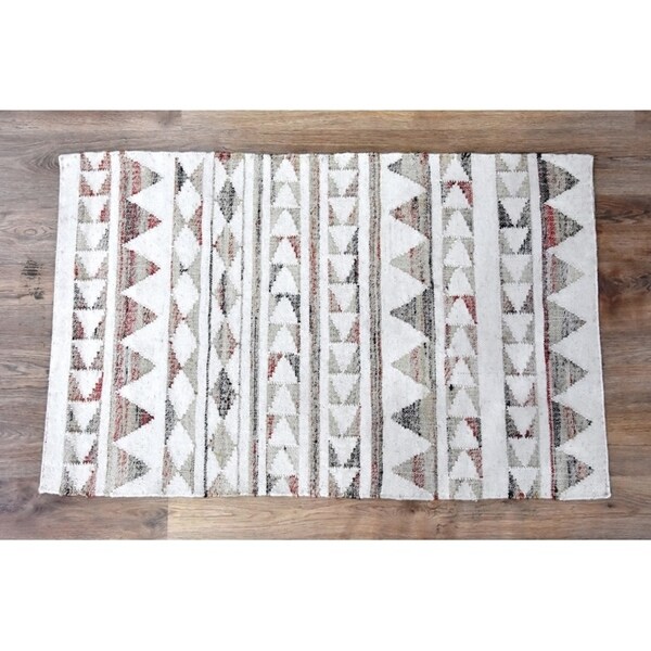 Handmade Tribal Beige Wool and Jute Rug (India) - 5'X8'