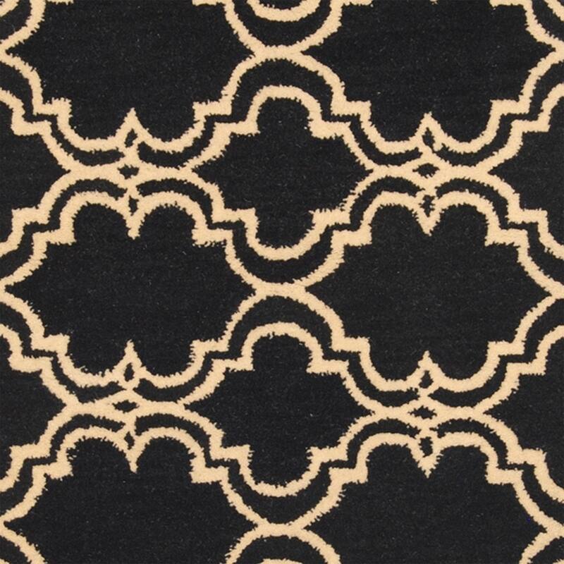 Handmade Trellis Wool Rug (India) - 2'7 x 8'