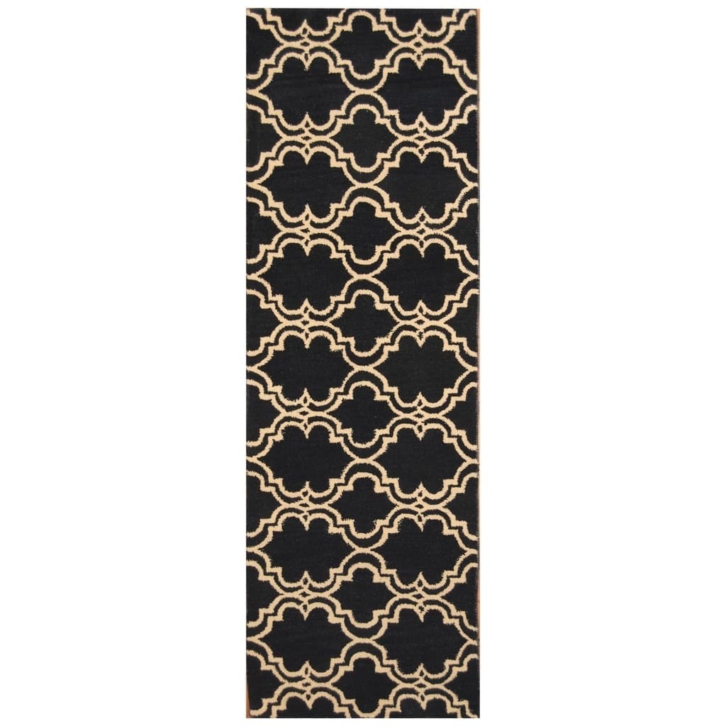 Handmade Trellis Wool Rug (India) - 2'7 x 8'