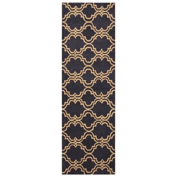 Handmade Trellis Wool Rug (India) - 2'6 x 8'