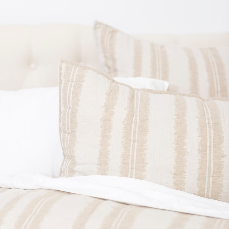 Nirav Hand Stitched Cream/ Tan Cotton Quilt (Shams Not Included)