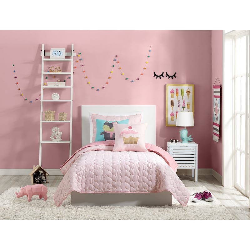Urban Playground Helaine Quilt Set
