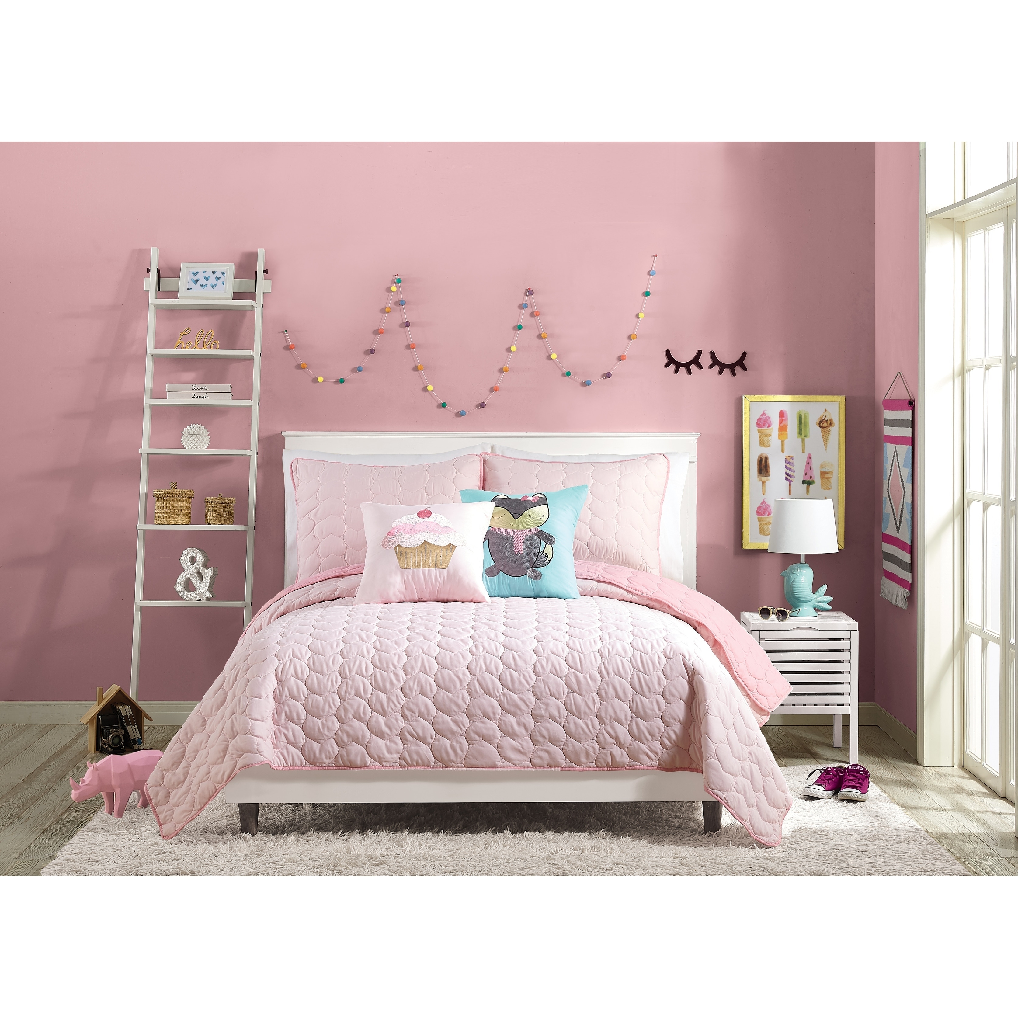 Urban Playground Helaine Quilt Set