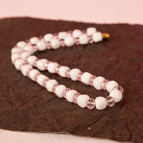Peach Freshwater Pearl Necklace with Magnetic Clasp 18 inch 46cm