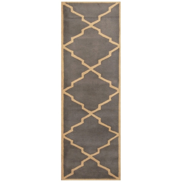 Handmade One-of-a-Kind Trellis Wool Rug (India) - 2'7 x 8'. Opens flyout.