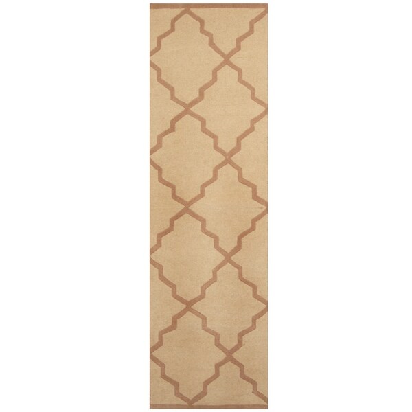 Handmade Trellis Wool Rug (India) - 2'4 x 8'