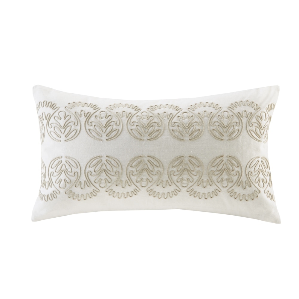 https://ak1.ostkcdn.com/images/products/25603541/Harbor-House-Suzanna-White-Oblong-Pillow-82b1b7a5-d0c7-4cc8-b7d7-7cedaf3f3c0d_1000.jpg