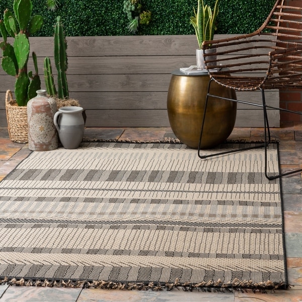 The Curated Nomad Brannan Grey Contemporary Indoor/Outdoor Ombre Striped Tassel Area Rug