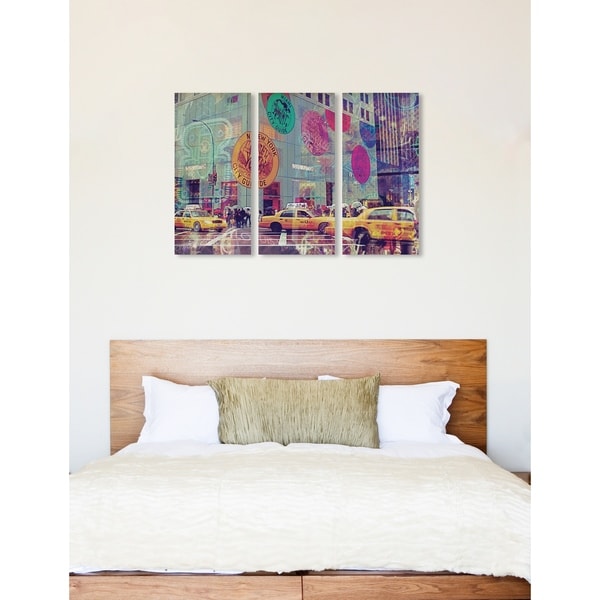Oliver Gal 'NYC Fashion Taxi Triptych' 3 Piece Set, Wall Art Print on Canvas - Green - 17" x 36" x 3 panels