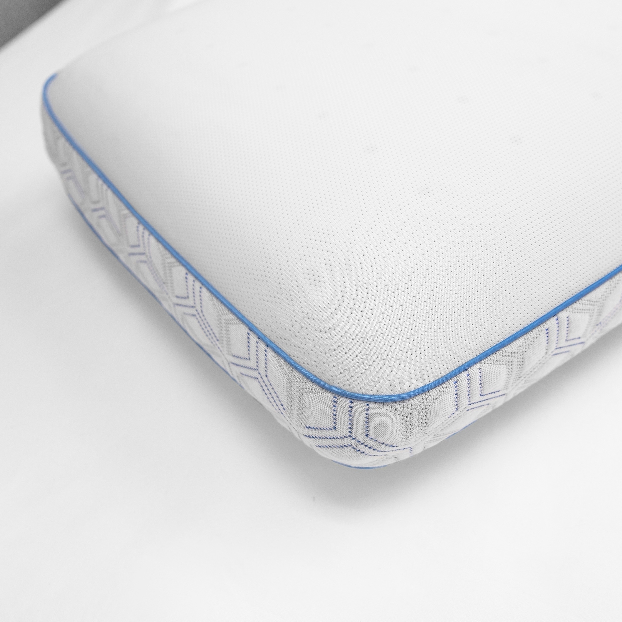 Sensorpedic gel infused 2025 memory foam pillow