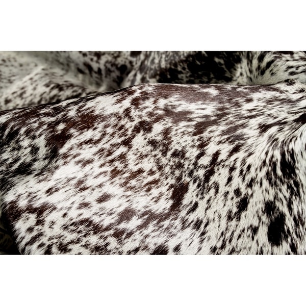 Carbon Loft Alzayyat White/ Chocolate Cowhide Area Rug - 5' x 7'
