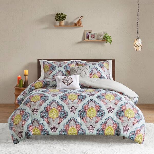 Shop Intelligent Design Jayla Multi Paisley Medallion Print