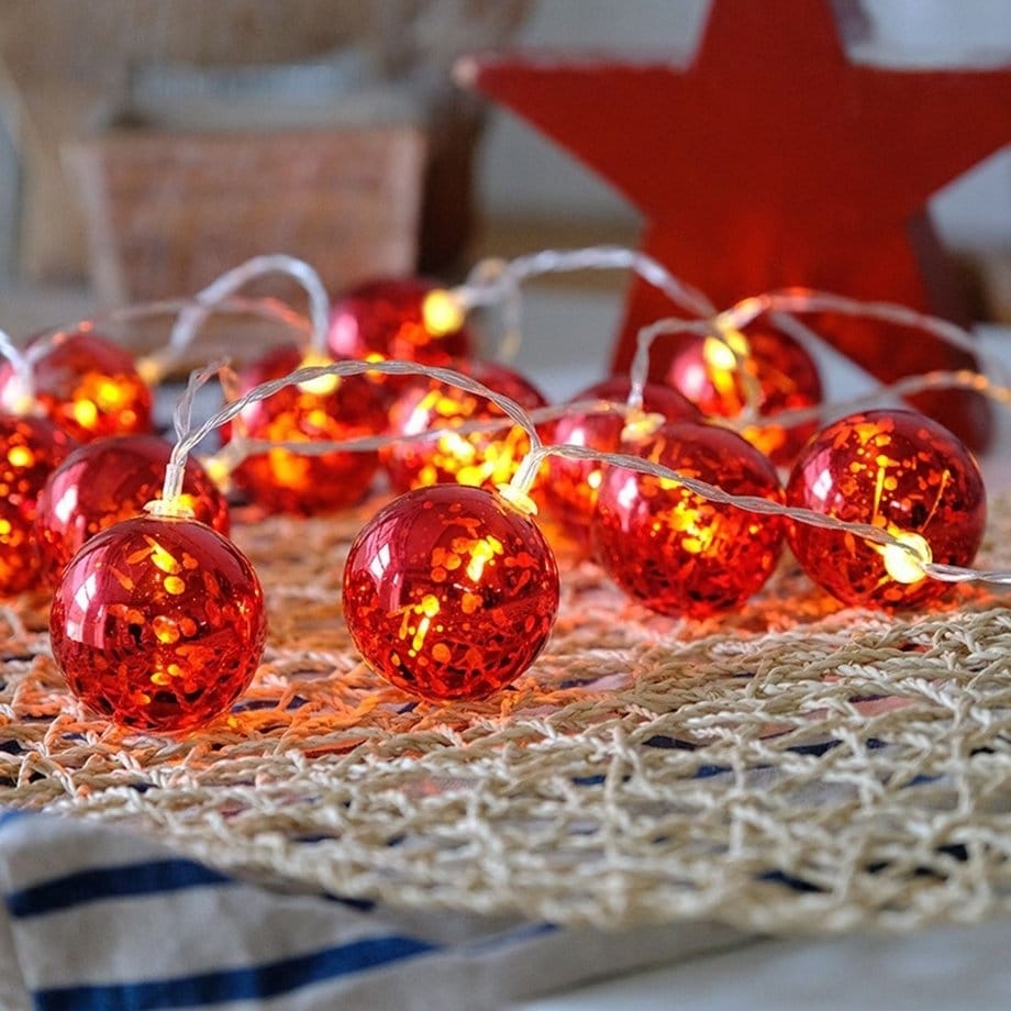 3M 20 LED Red White 5cm Cotton Ball Battery String Lights