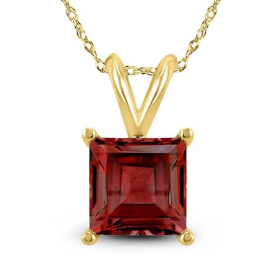 14K Yellow Gold 7MM Princess Shaped Garnet Pendant
