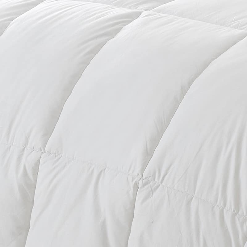Luxury Goose Down-Polyester Medium Warmth Comforter