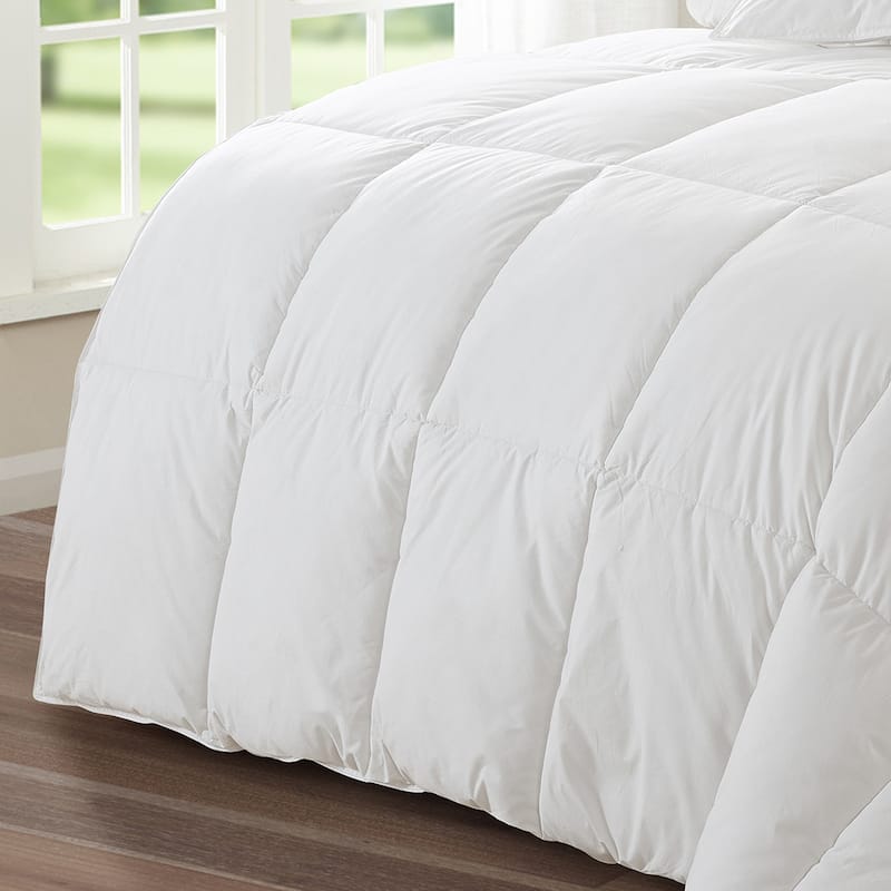 Luxury Goose Down-Polyester Medium Warmth Comforter