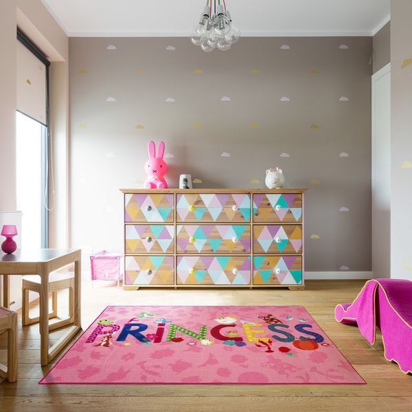 Disney Princess Icons Kids Pink Area Rug (4'8" x 6'6") by Gertmenian - 4'8" x 6'6"