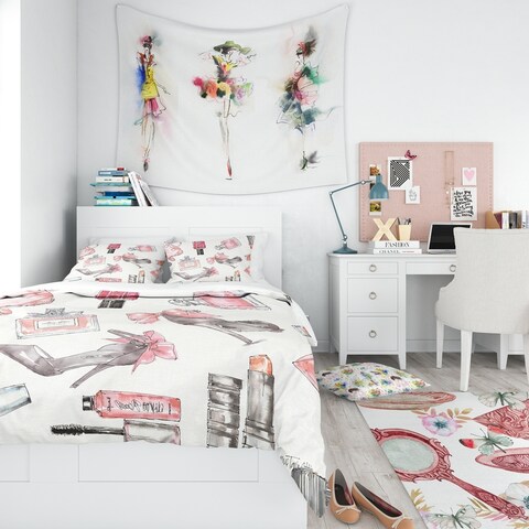 Designart 'Glam Chic Accents Pattern I' Glam/Teenage Bedding Set - Duvet Cover & Shams - Multi-color