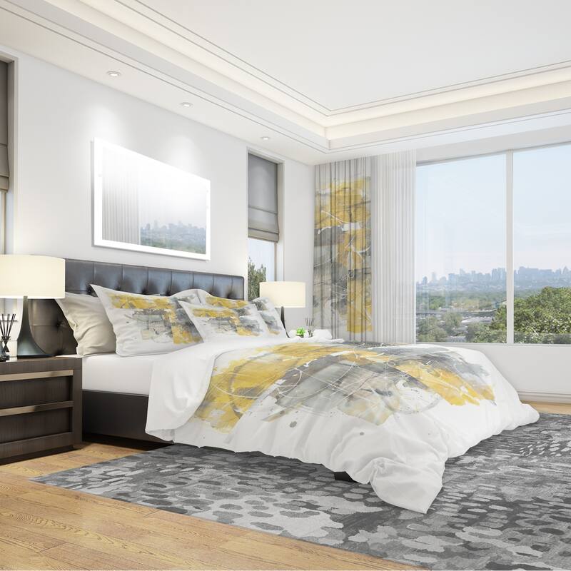 Designart 'Moving In and Out of Traffic II Yellow Grey' Geometric Bedding Set - Duvet Cover & Shams