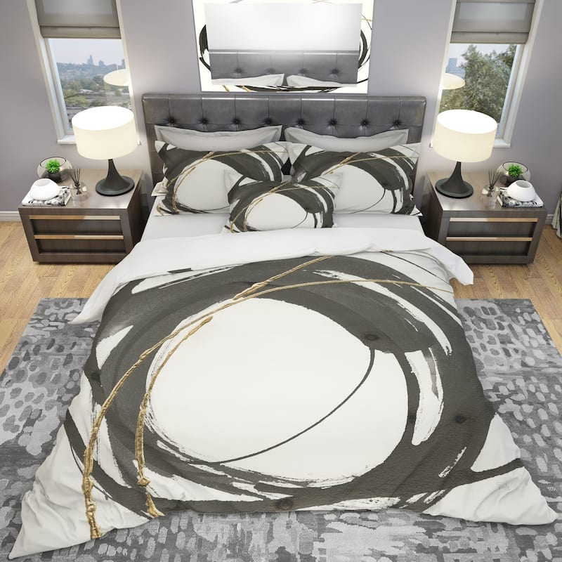 Designart 'Gold Glamour Circle I' Geometric Bedding Set - Duvet Cover & Shams