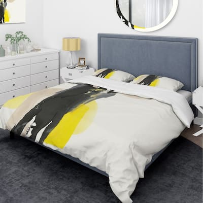 Designart 'Glam Black and Yellow II' Glam Bedding Set - Duvet Cover & Shams