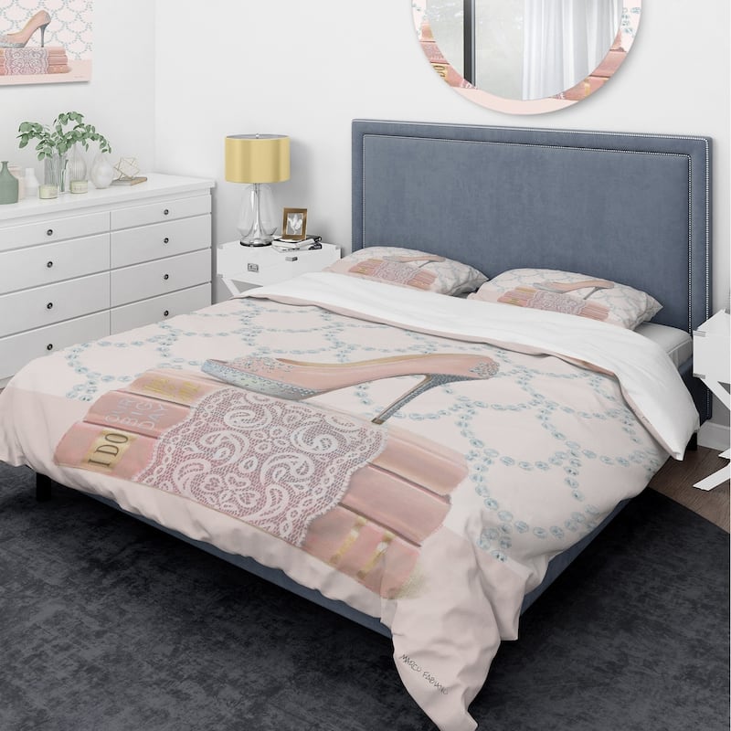 Designart 'Fashion and Glam Shoes II' Glam Bedding Set - Duvet Cover & Shams - Twin Cover + 1 sham (comforter not included)