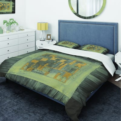 Designart 'Gold Geometric Tapestry II' Glam Bedding Set - Duvet Cover & Shams