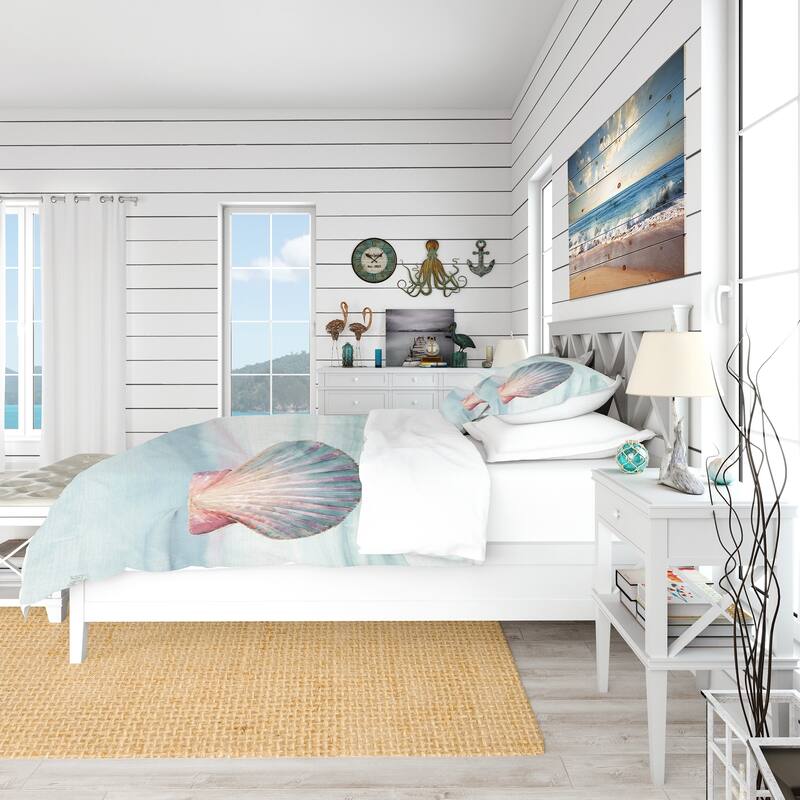 Designart 'Ocean Shell on Blue' Coastal Bedding Set - Duvet Cover & Shams