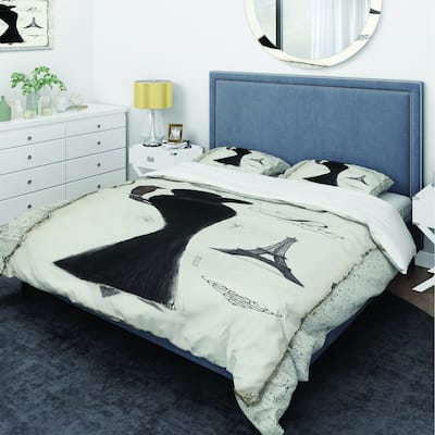 Designart 'Elegance Glam Paris Diva I' Glam Bedding Set - Duvet Cover & Shams