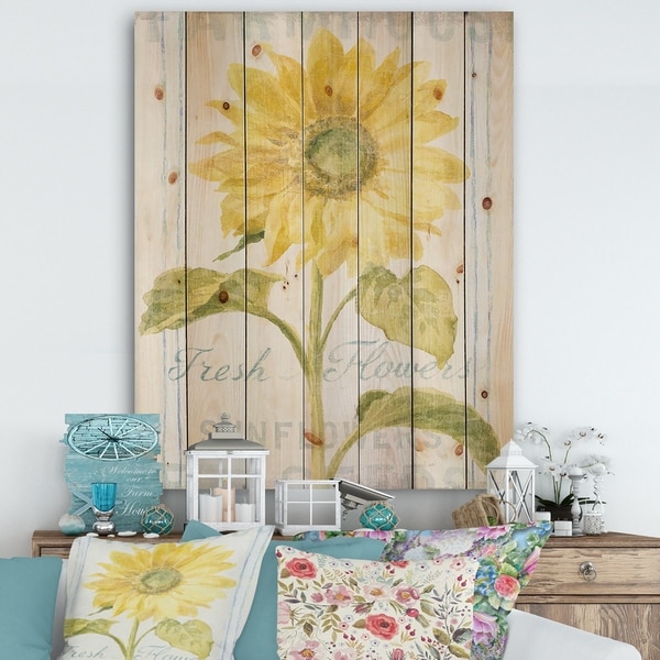 Designart 'Floursack Florals II' Cottage Print on Natural Pine Wood - Green