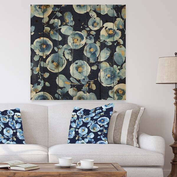 Designart 'Indigold metallic Flower Pattern' Floral Print on Natural Pine Wood - Blue